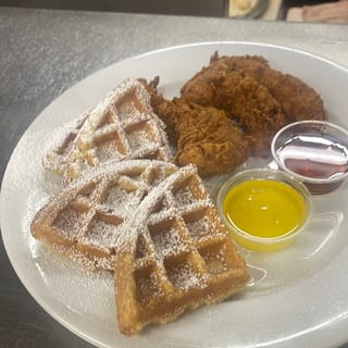 Chicken & Waffle - Brunch